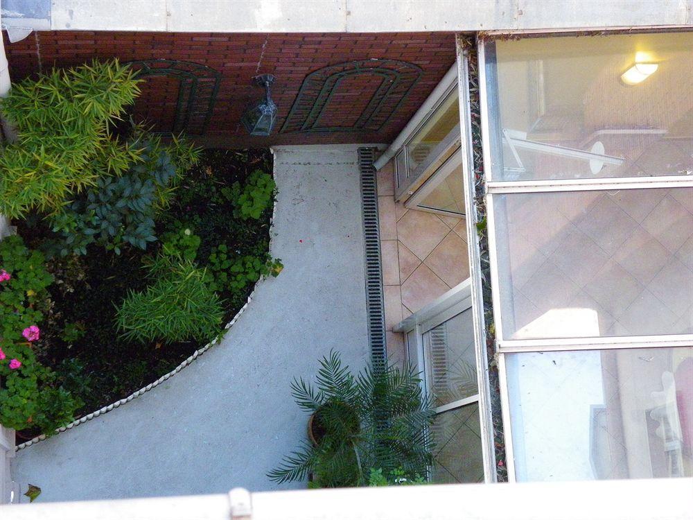 Hotel Poussin Paris Eksteriør bilde