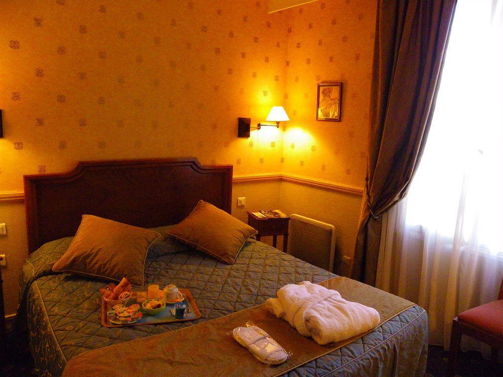 Hotel Poussin Paris Eksteriør bilde