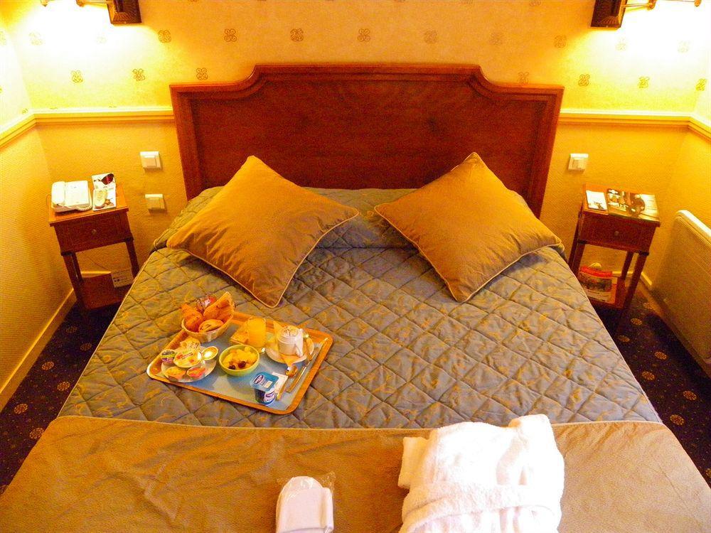 Hotel Poussin Paris Eksteriør bilde