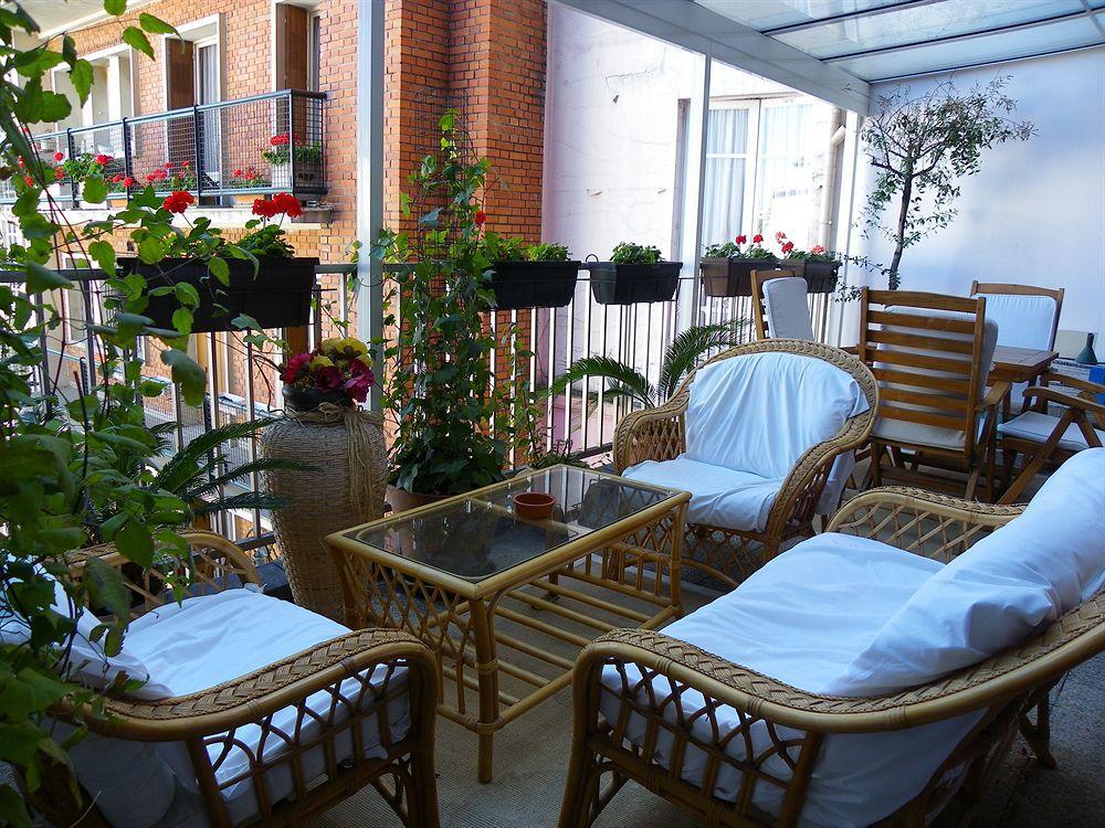 Hotel Poussin Paris Eksteriør bilde