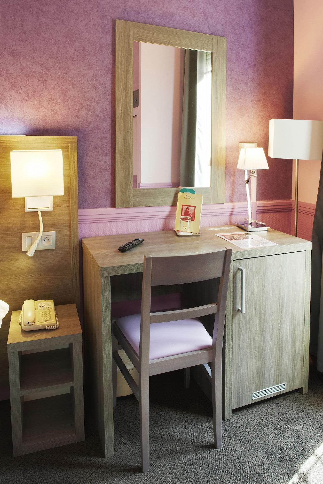 Hotel Poussin Paris Eksteriør bilde