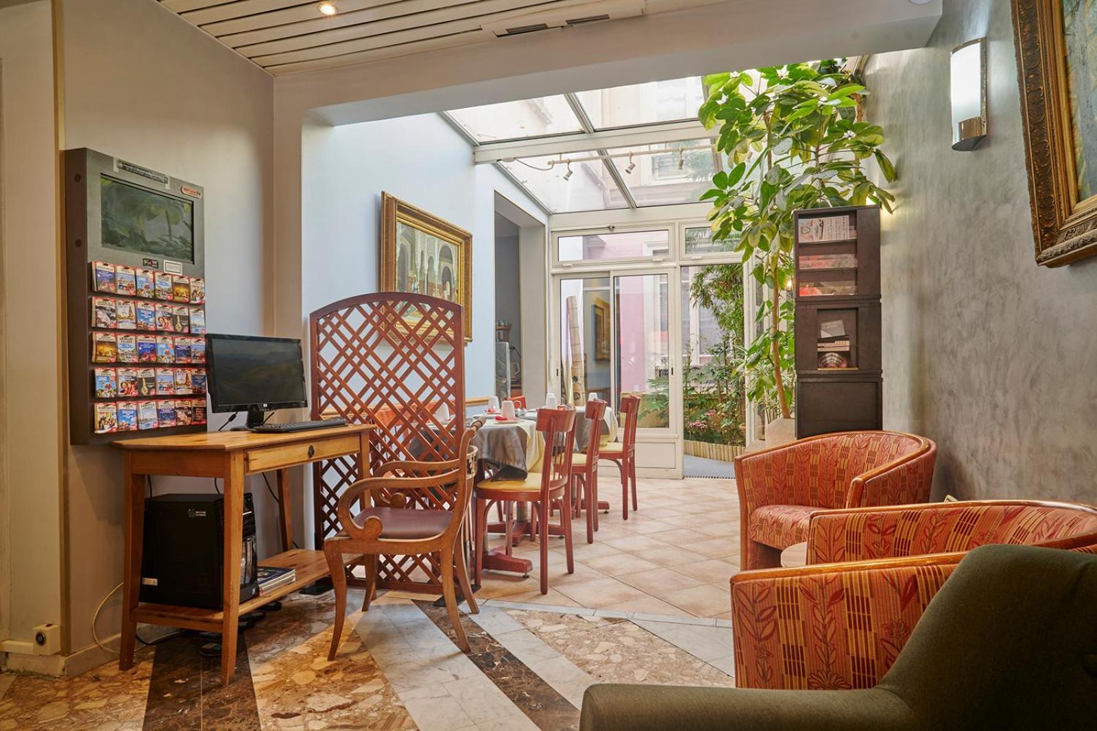 Hotel Poussin Paris Eksteriør bilde