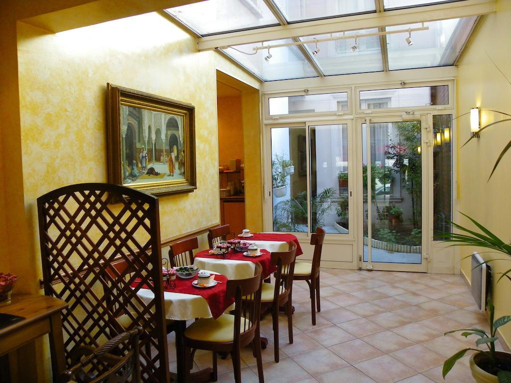 Hotel Poussin Paris Eksteriør bilde